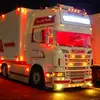 us-cargo-truck-driving-3d